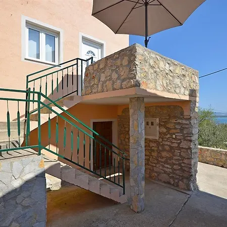 Holiday Home Miro Holiday home Prvic Sepurine